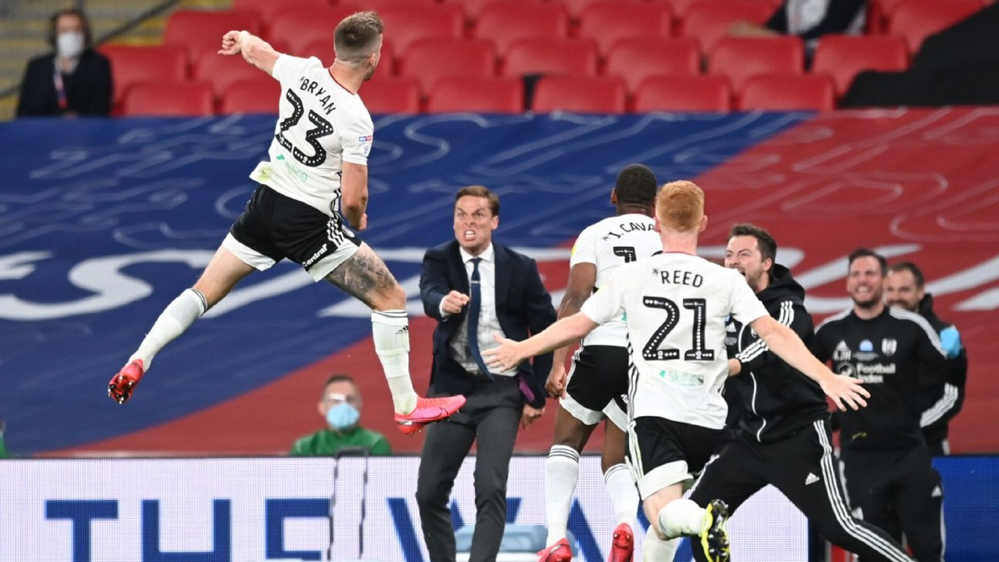 初次随队奔 初次随队奔